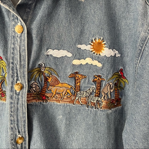 Let’s Quizz Again New York Noah’s Ark Embroidery Blue Jean Button Down Sz Medium - Picture 8 of 10